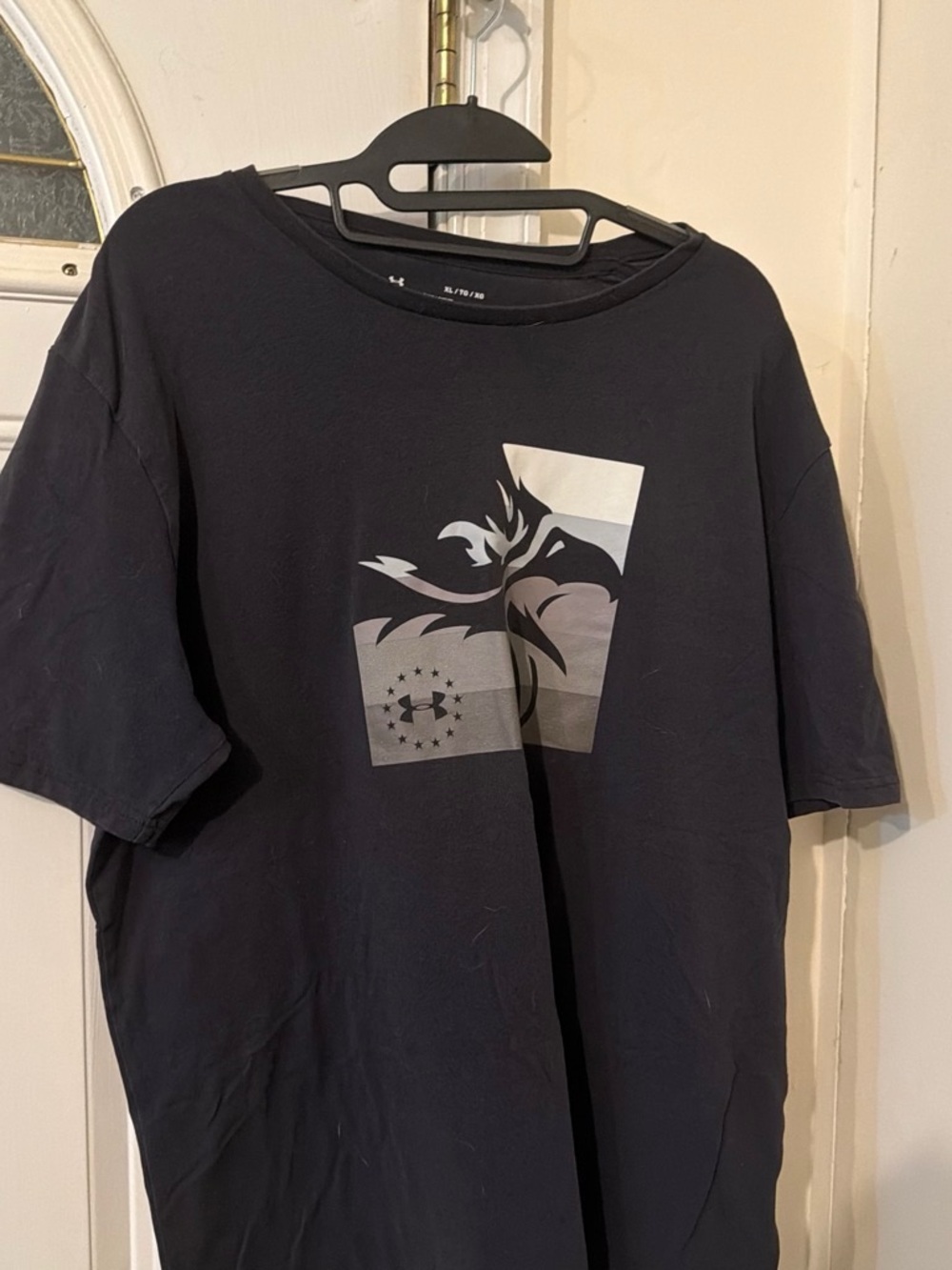 Under Armour Black Men’s Short Sleeve Tee with Gray Graphic